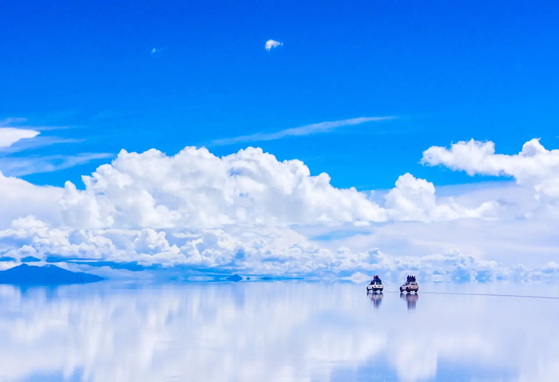 Niesamowita lustrzana powierzchnia Salar de Uyuni pomoże Ci spojrzeć na świat z odpowiedniej perspektywy